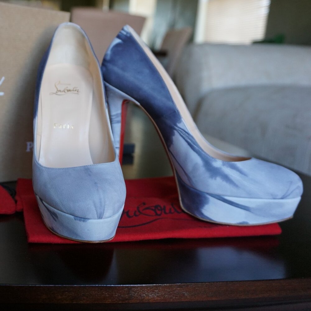 AUTHENTIC Christian Louboutin Bianca 140
